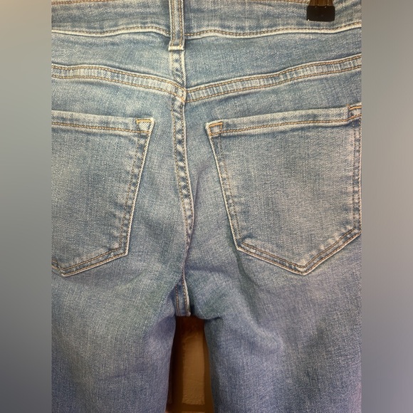 OLD NAVY JEANS WOMENS - Picture 2 of 5